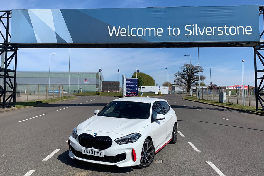 بی‌ام‌و 128ti در پیست سیلورستون