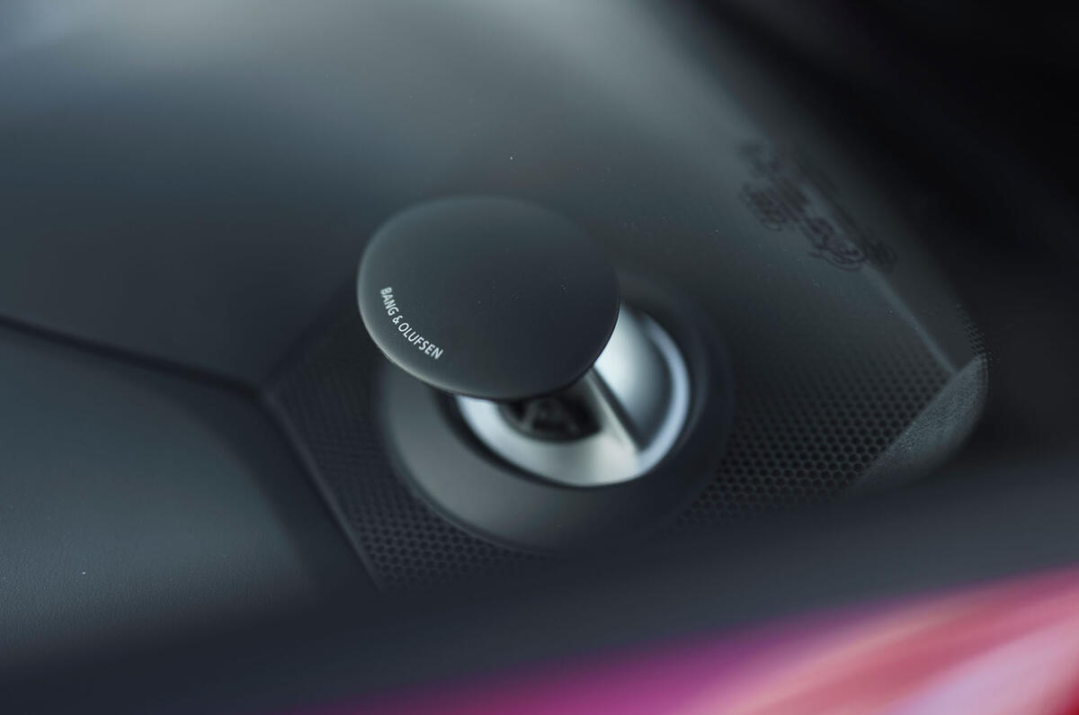 سيستم صوتي و بلندگوهاي کابين آئودی RS7 اسپرت بک