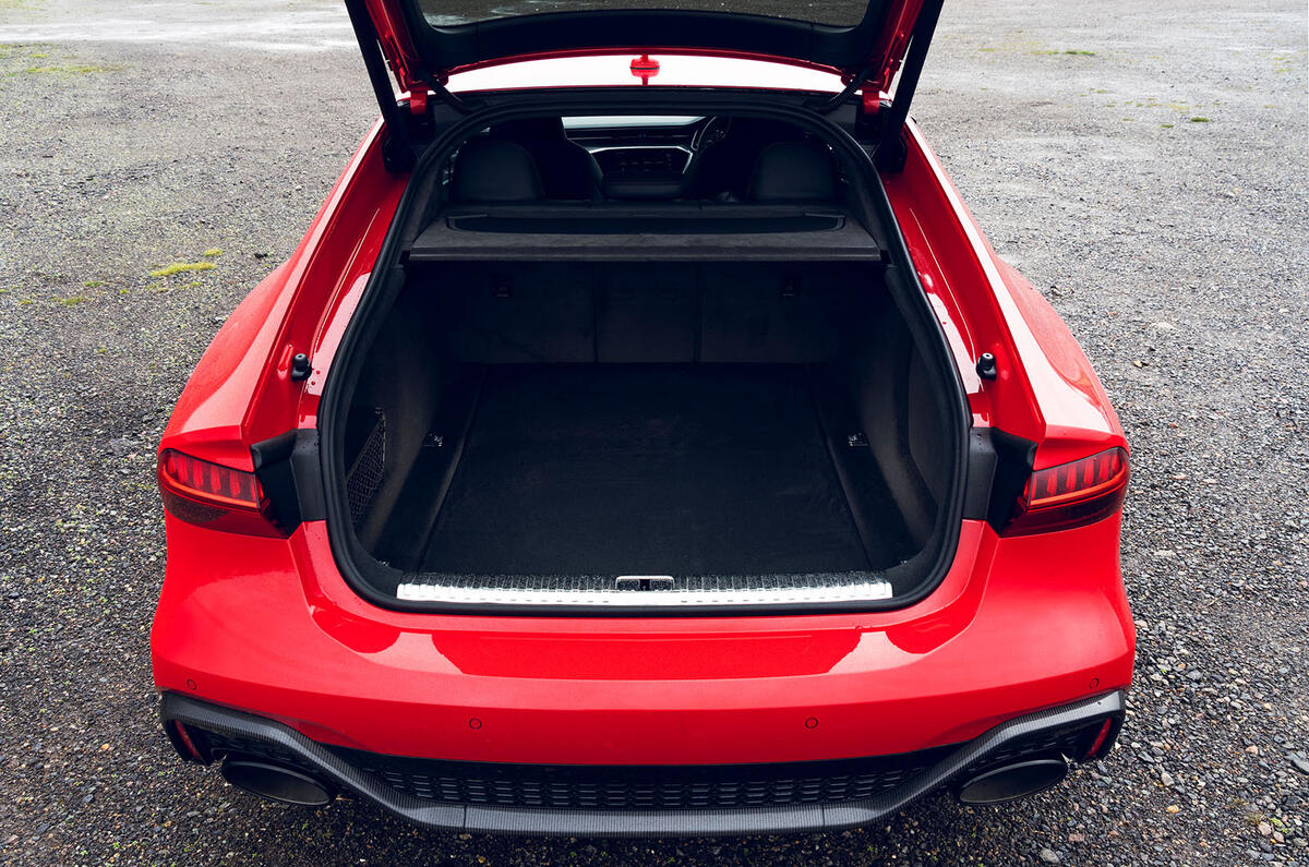 فضاي صندوق عقب 535 ليتري آئودی RS7 اسپرت بک