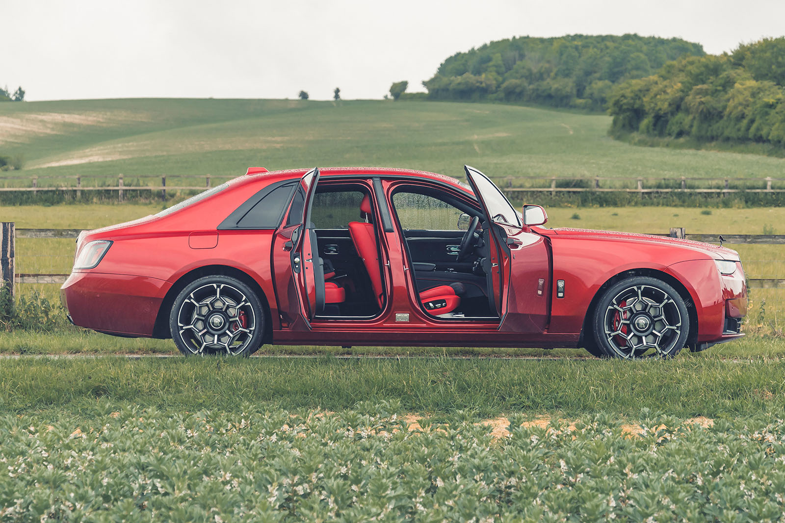 بررسی رولز رویس گوست 2025 002