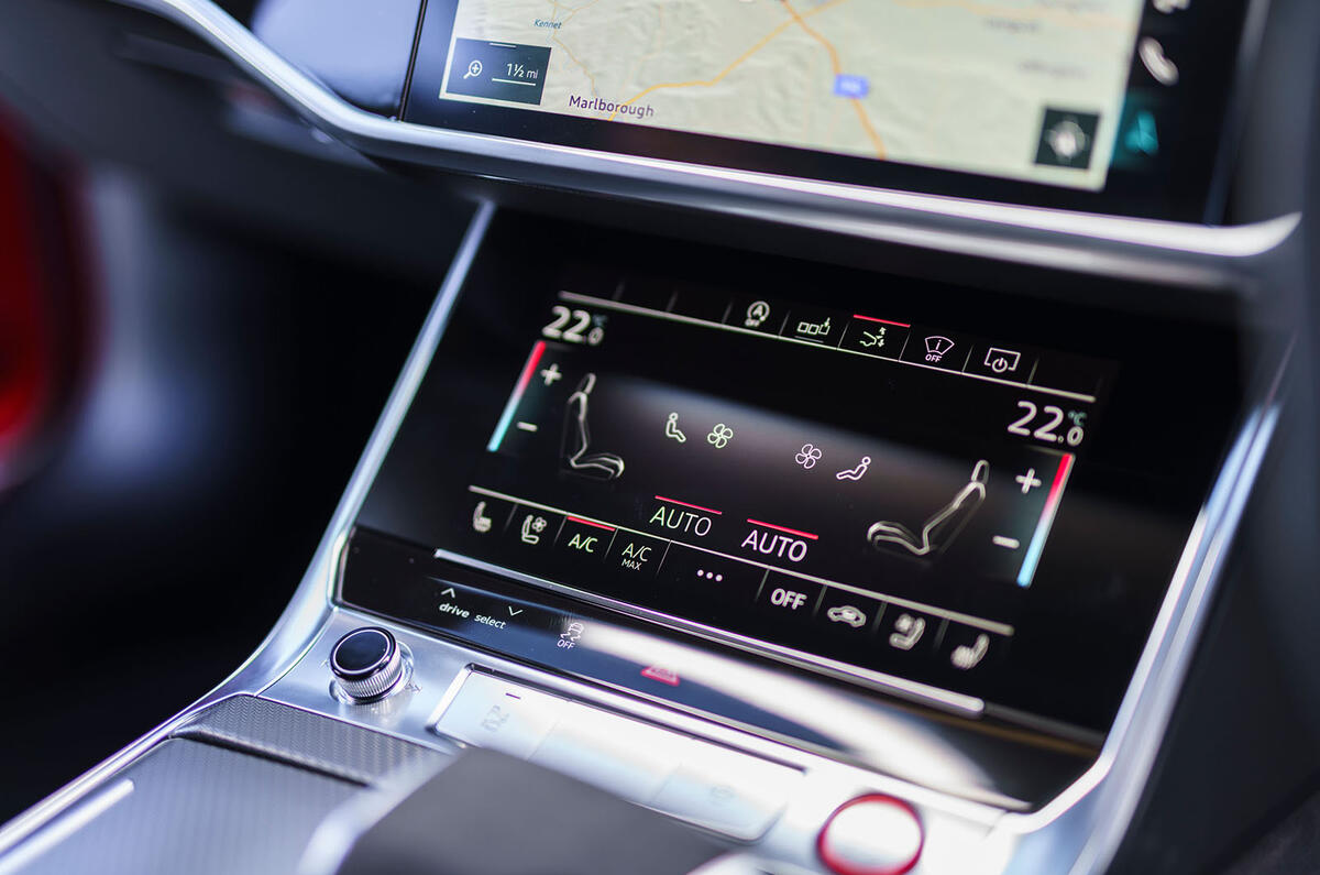 کنترلرهاي تهويه مطبوع لمسي در آئودی RS7 اسپرت بک