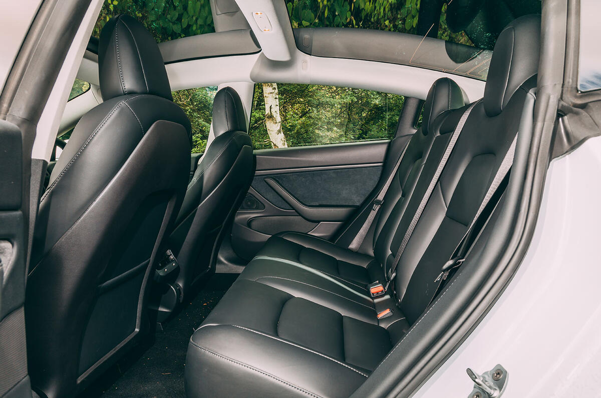 تسلا مدل 3 RT 20191645 جزئيات کابين