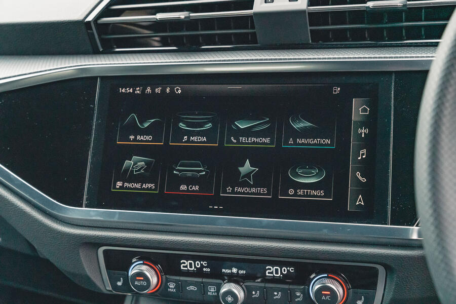 نمایشگر لمسی MMI در Q3