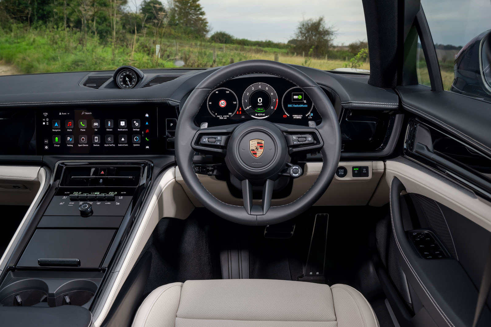 پورشه پانامرا 4 ای هیبرید بررسی ۲۰۲۵ ۰۰۹ داشبورد