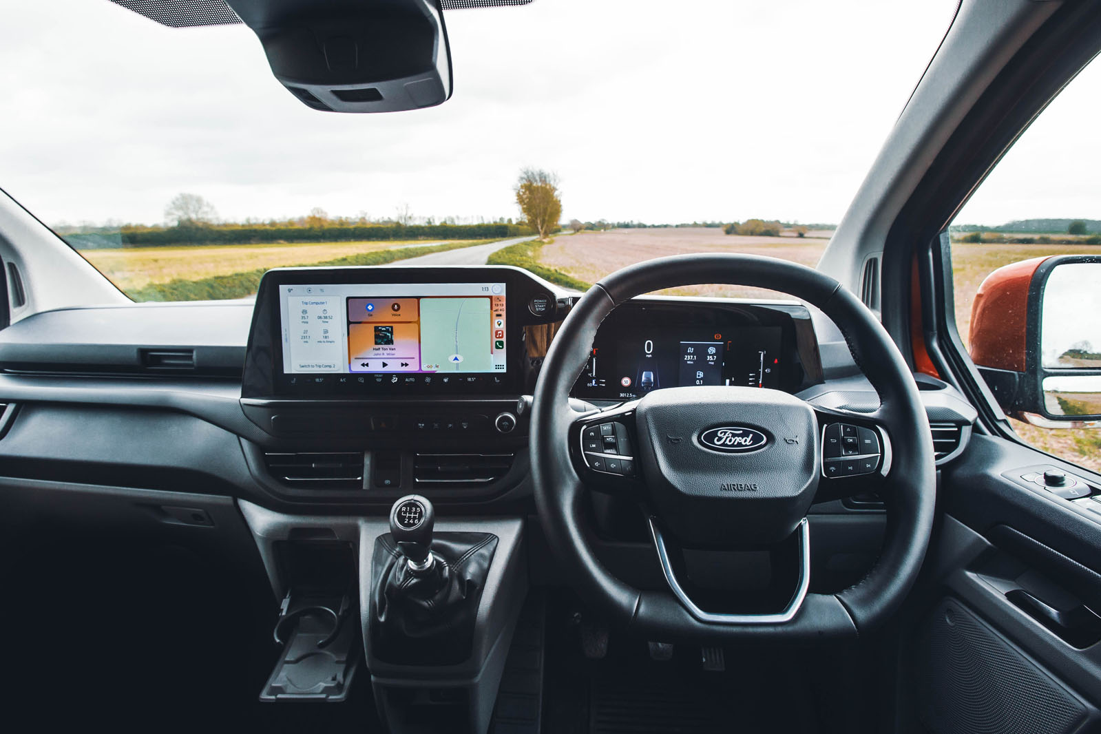 داشبورد دیجیتال ۱۳ اینچی ترانزیت کاستوم