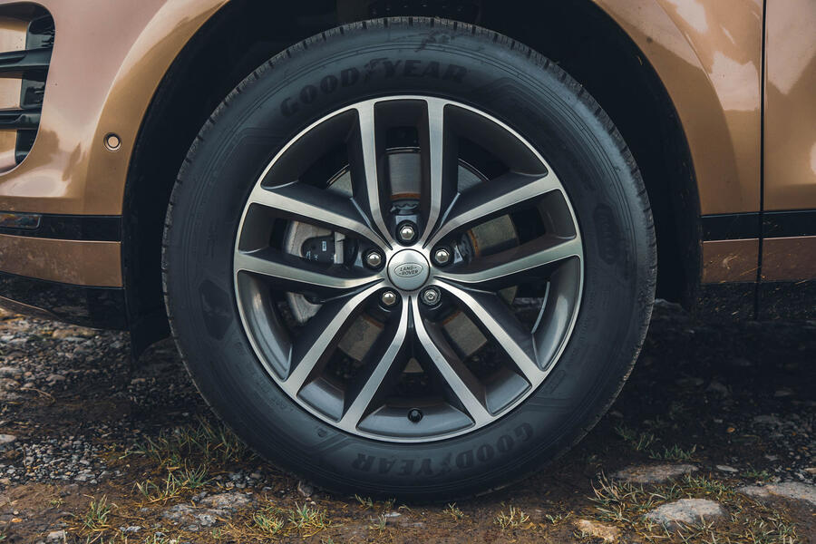 جزئیات چرخ رنج روور اووک رینگ و لاستیک ۲۰ اینچی اووک P300e