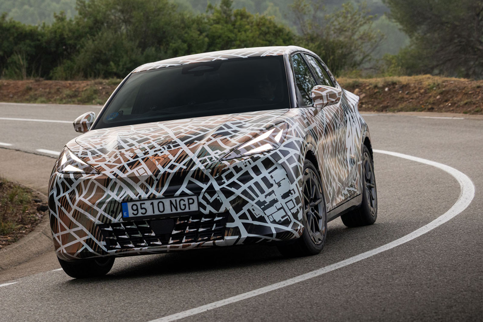 نمای سه رخ کوپرا راوال VZ در حال حرکت