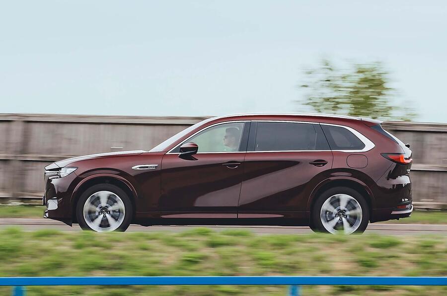 کابین لوکس مزدا CX-80 با چرم کرم و چوب روشن