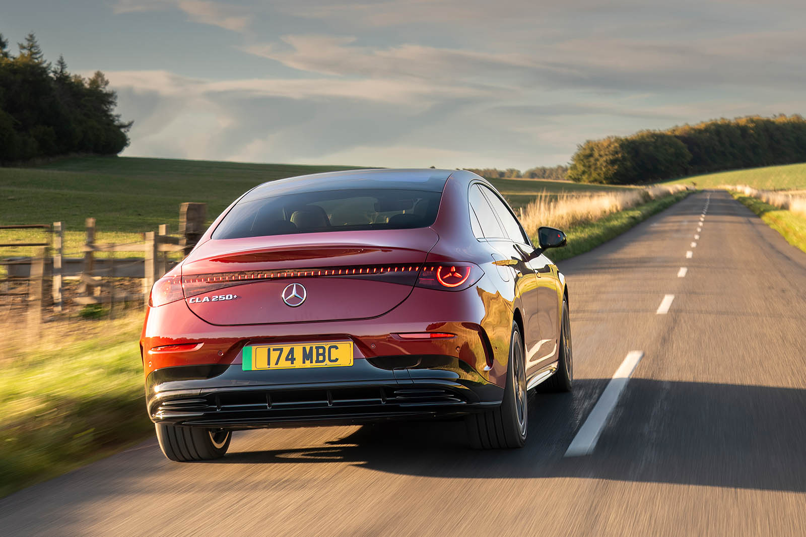 نمای جانبی و طراحی آیرودینامیک CLA الکتریکی