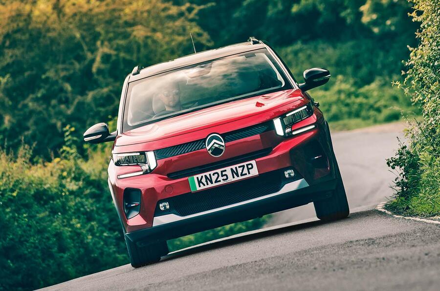 نمای جلو سیتروئن e-C3