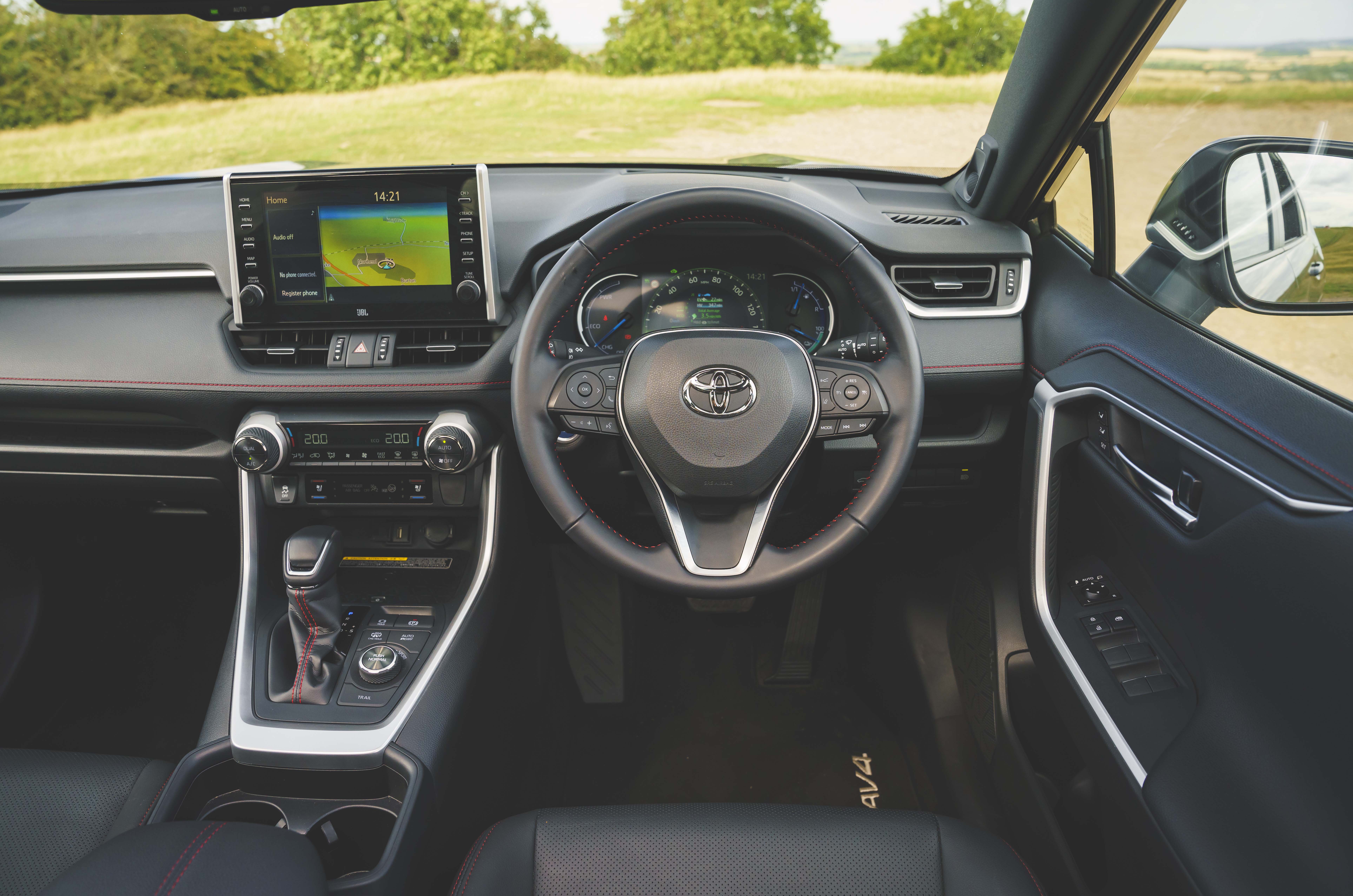 داشبورد داخلی تویوتا RAV4