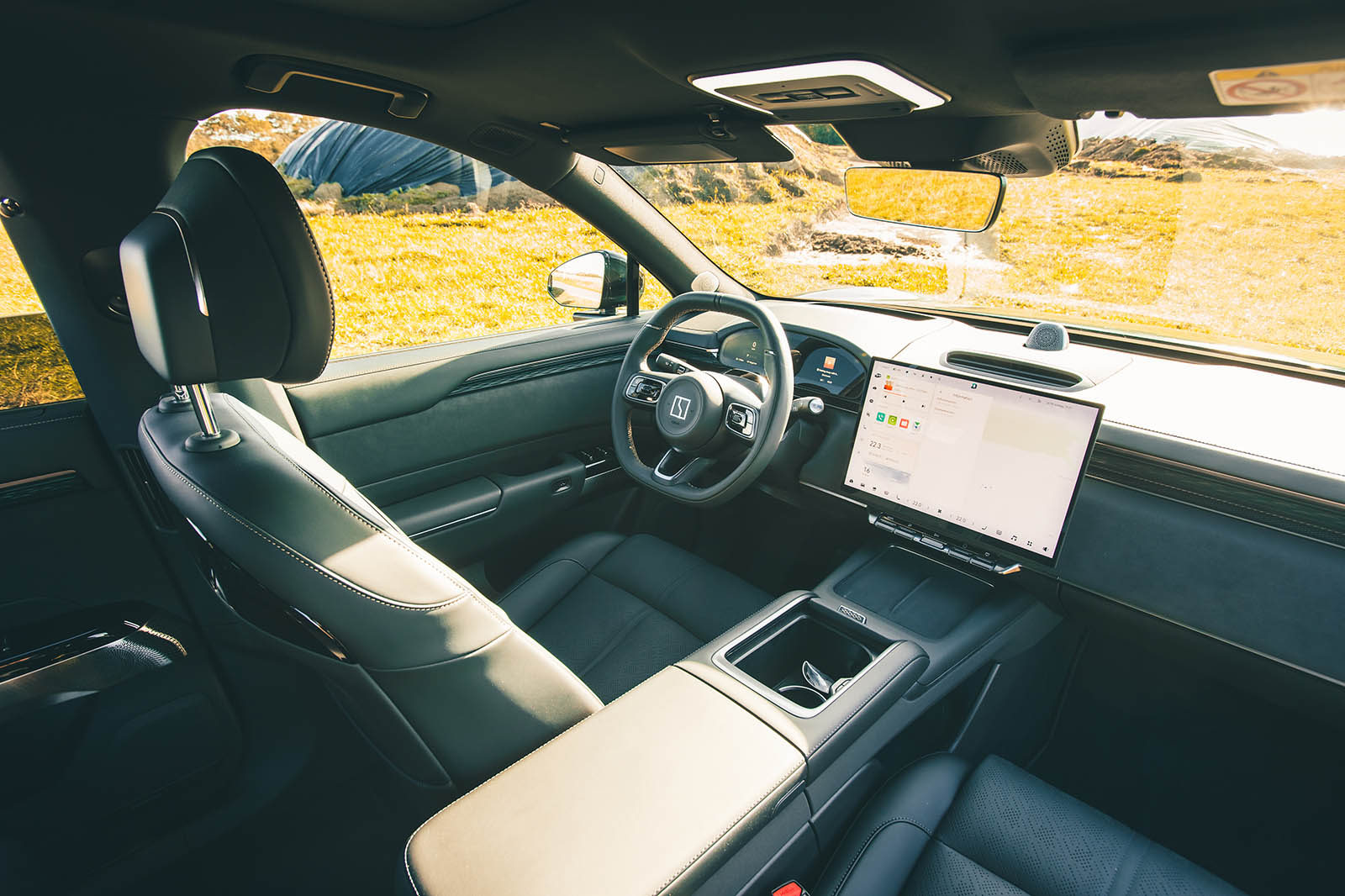 فضای داخلی پرامکانات و باکیفیت زیکر 7X کابین لوکس زیکر 7X با صفحهنمایش عظیم