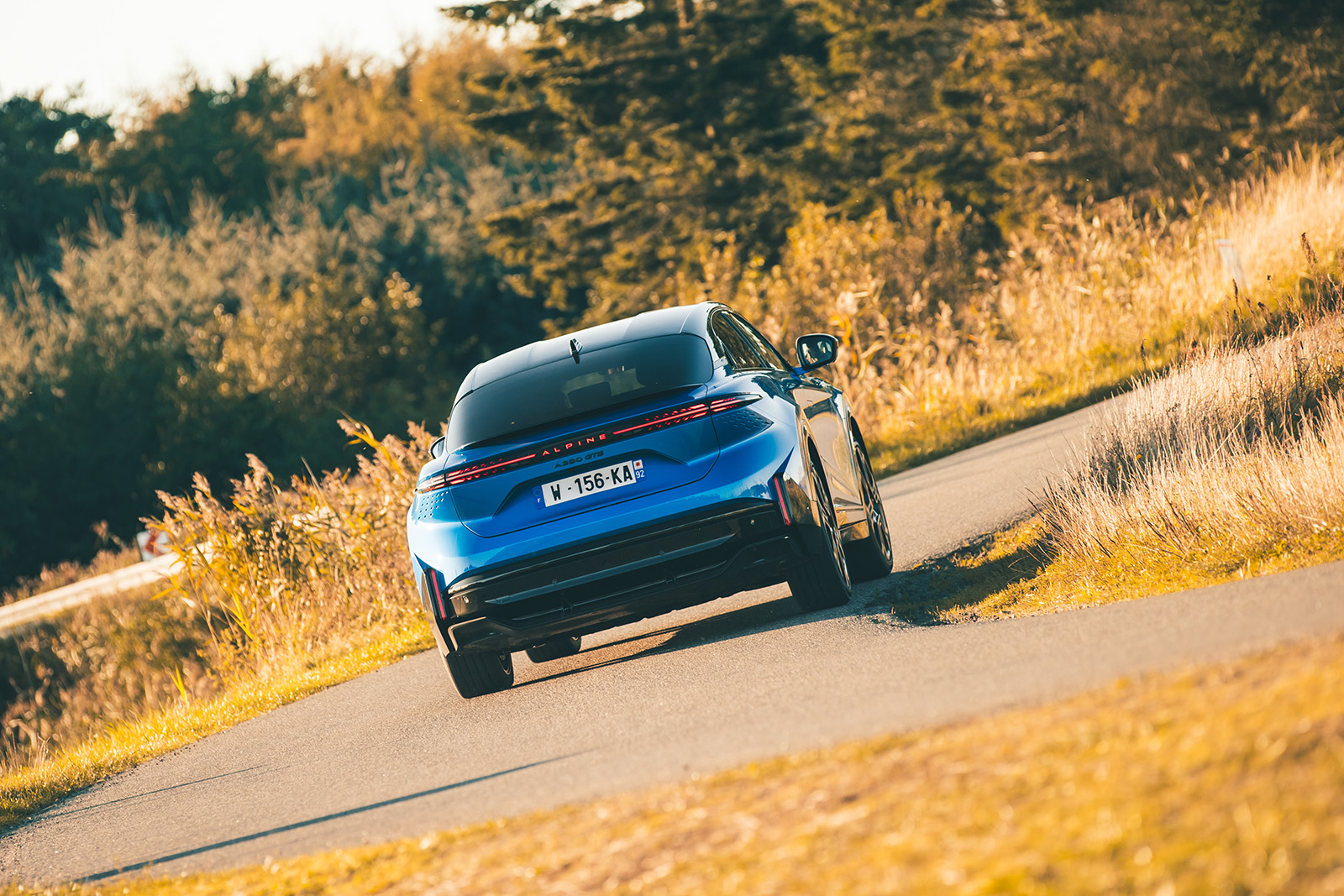 آلپاین A390 در پیچ با تورک وکتورینگ