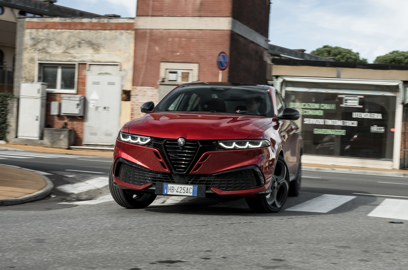 نمای جلو سهچهارم توناله جدید توناله فیسلیفت ۲۰۲۵