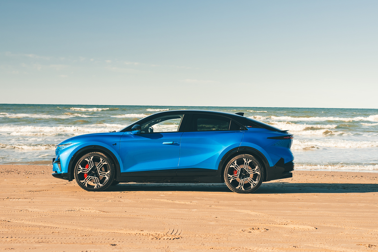 نمای جلو و چراغهای خاص آلپاین A390