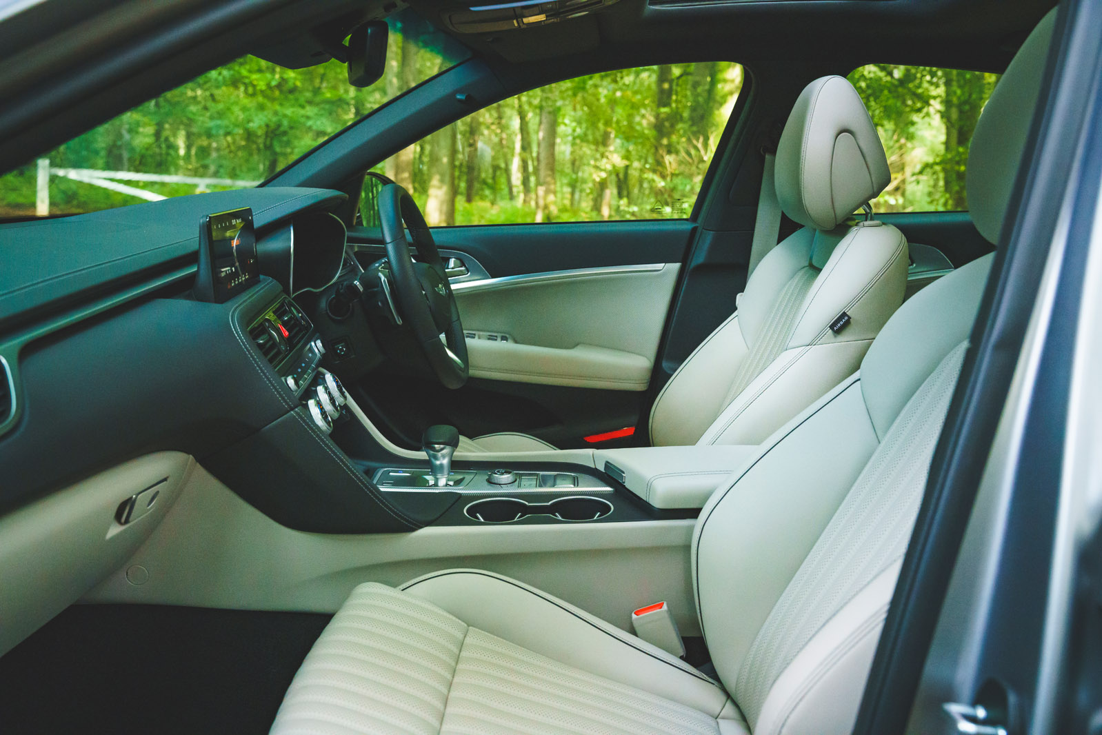 کابین جنسیس G70 2021