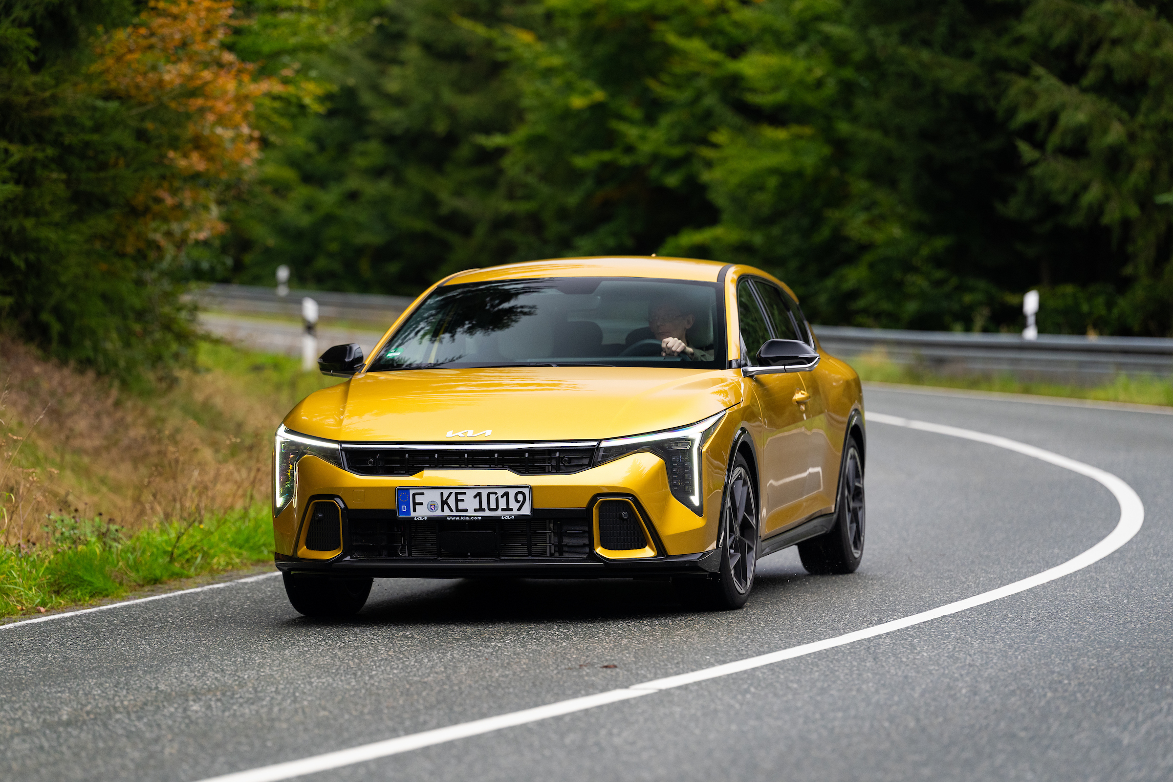 نمای جلو کیا K4 GT-Line