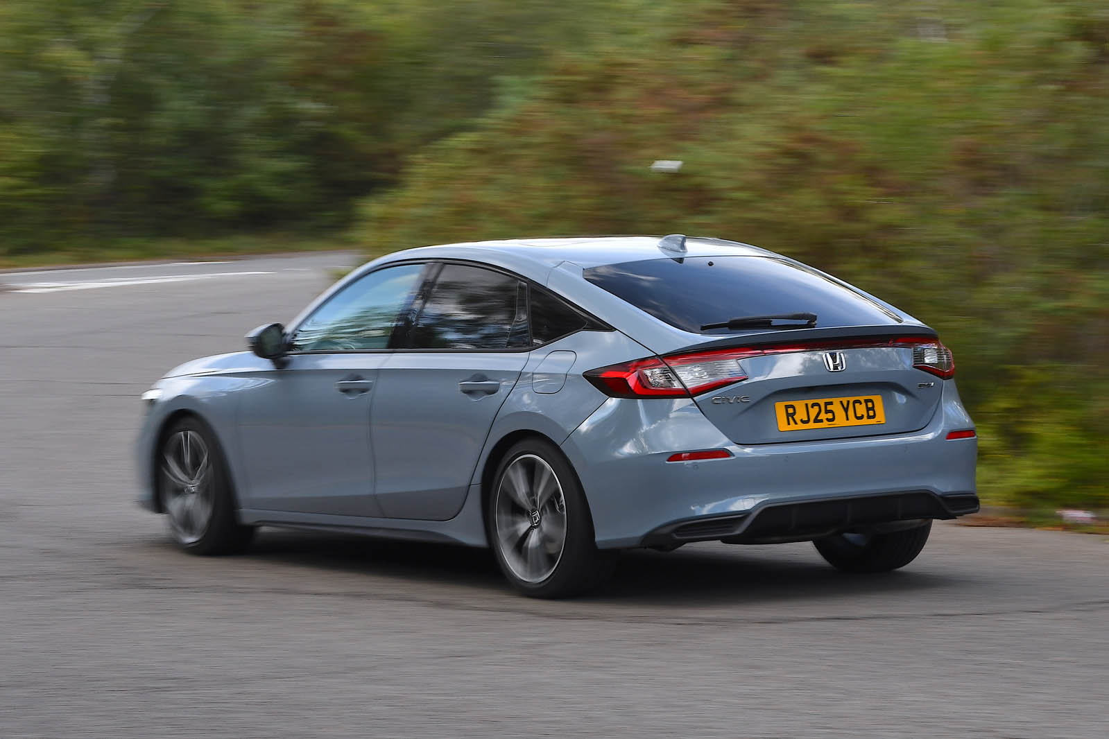 هوندا سیویک ۲۰۲۵ در پیچ‌های کوهستانی