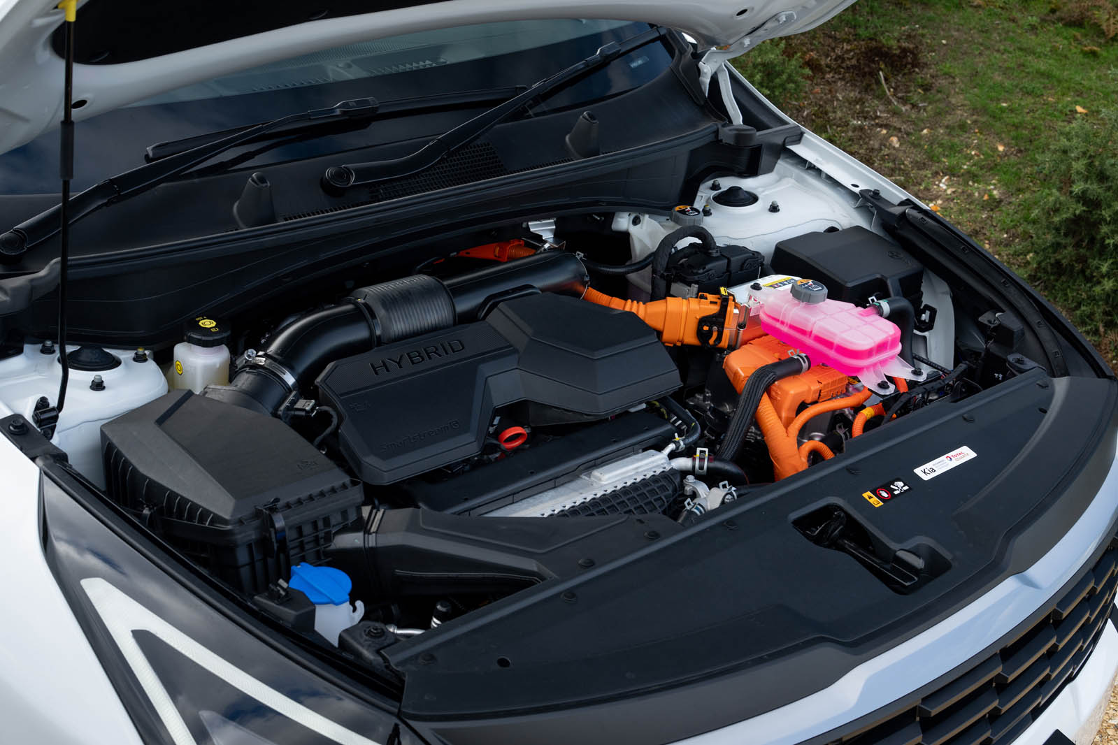 کیا اسپورتیج هیبرید در حال حرکت در جاده