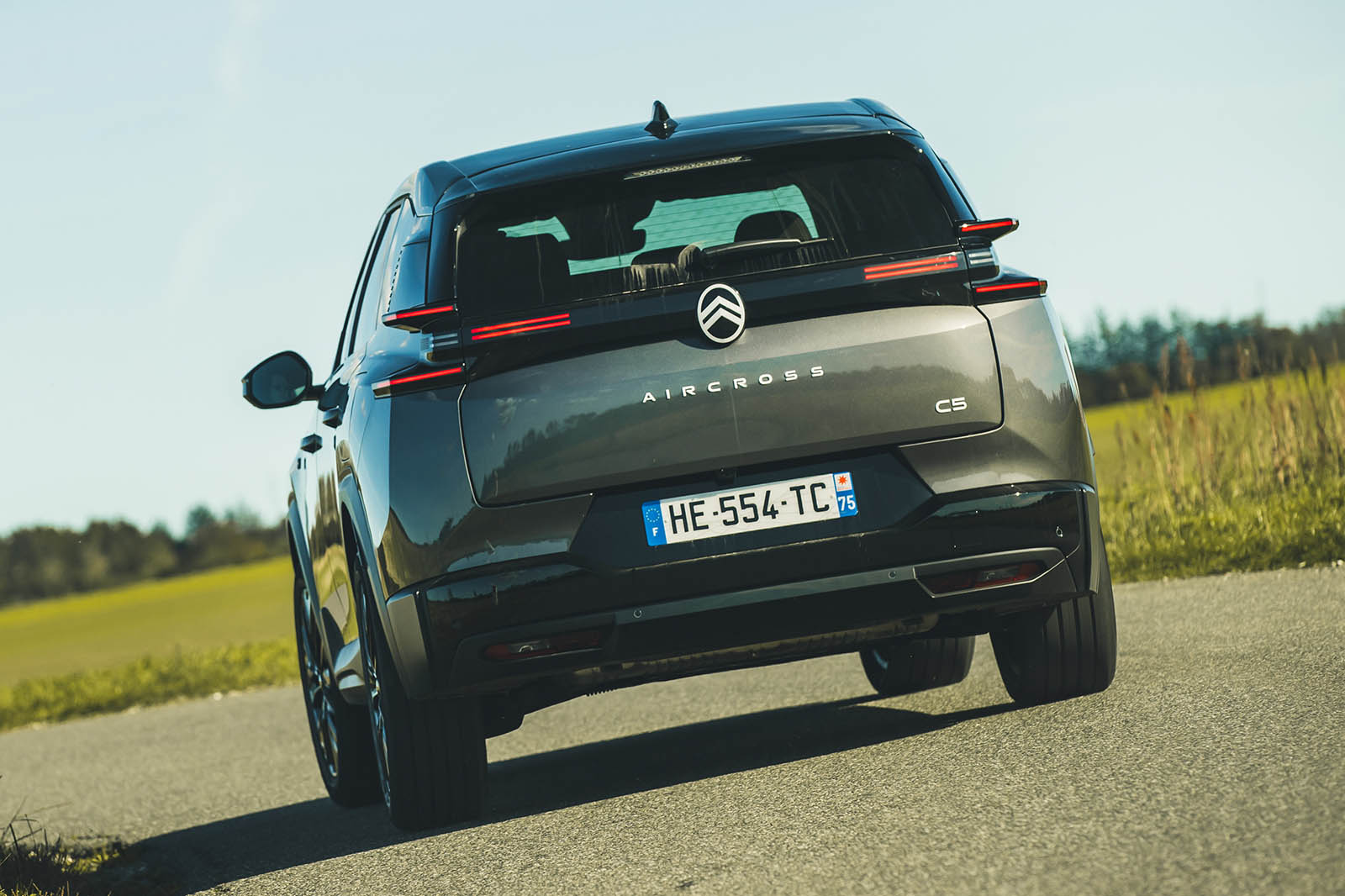 حرکت در جاده پرپیچ با تعلیق نرم