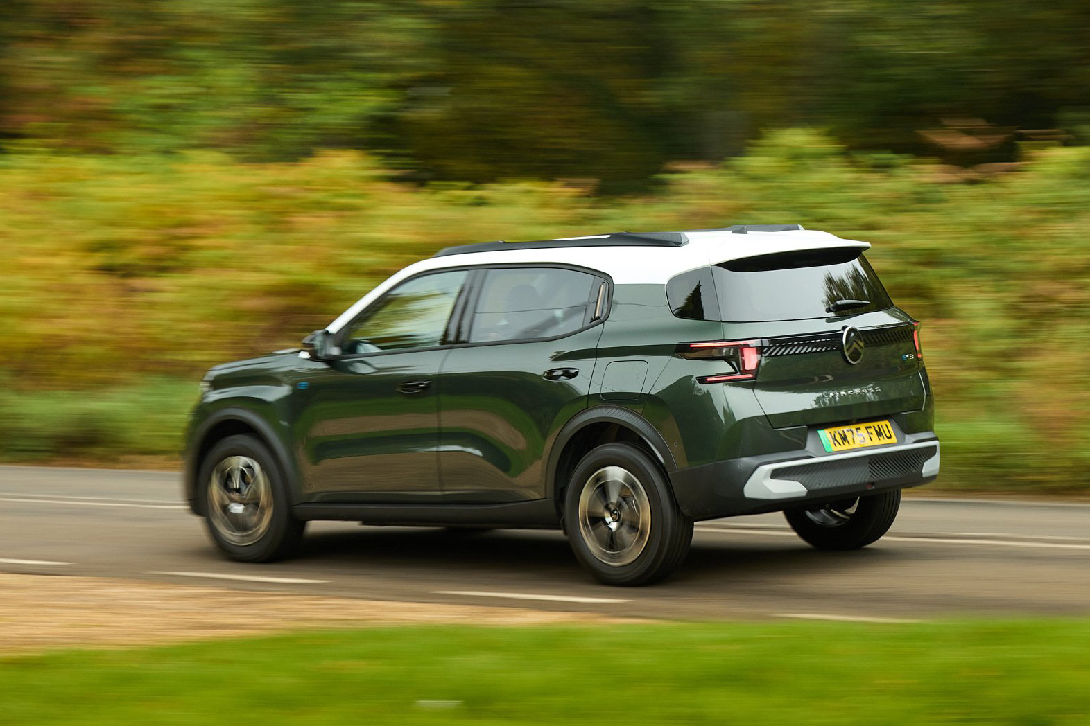 شتاب‌گیری سیتروئن e-C3 Aircross در جاده