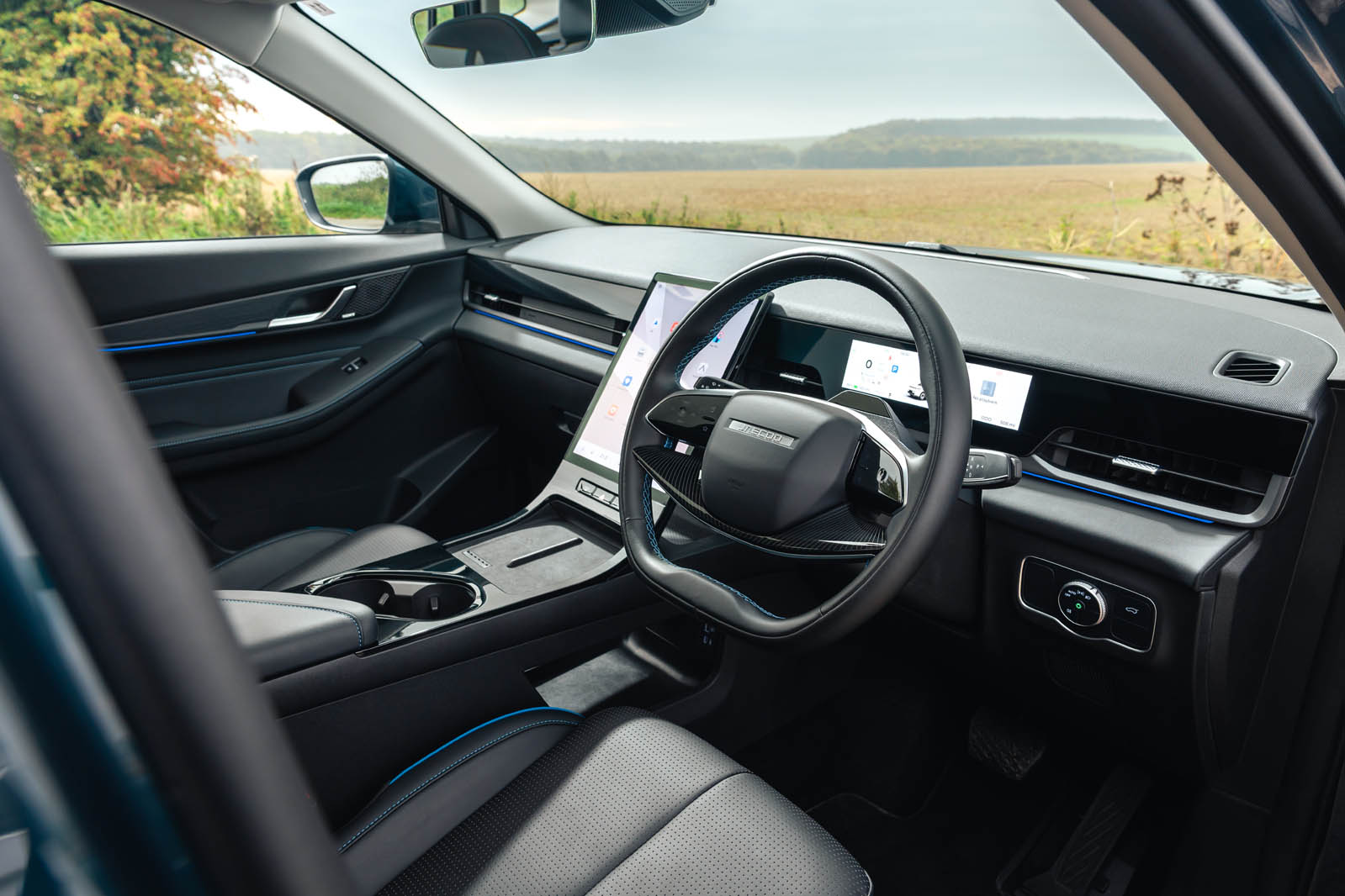 صندوق عقب جیکو E5 برقی با حجم ۴۸۰ لیتر