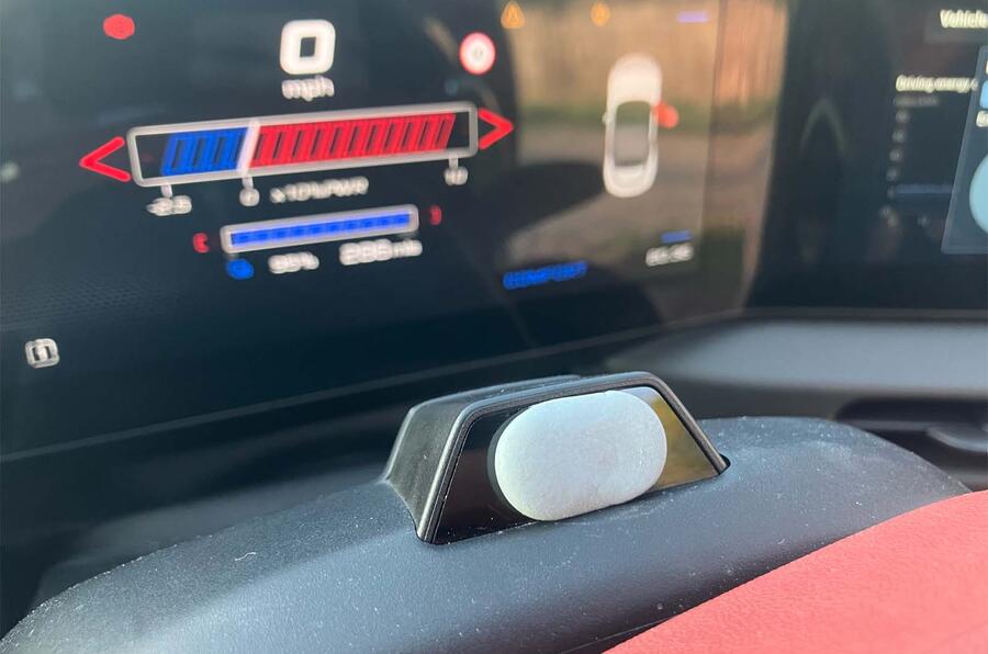 دوربین نظارت بر راننده در ام‌جی سایبرستر