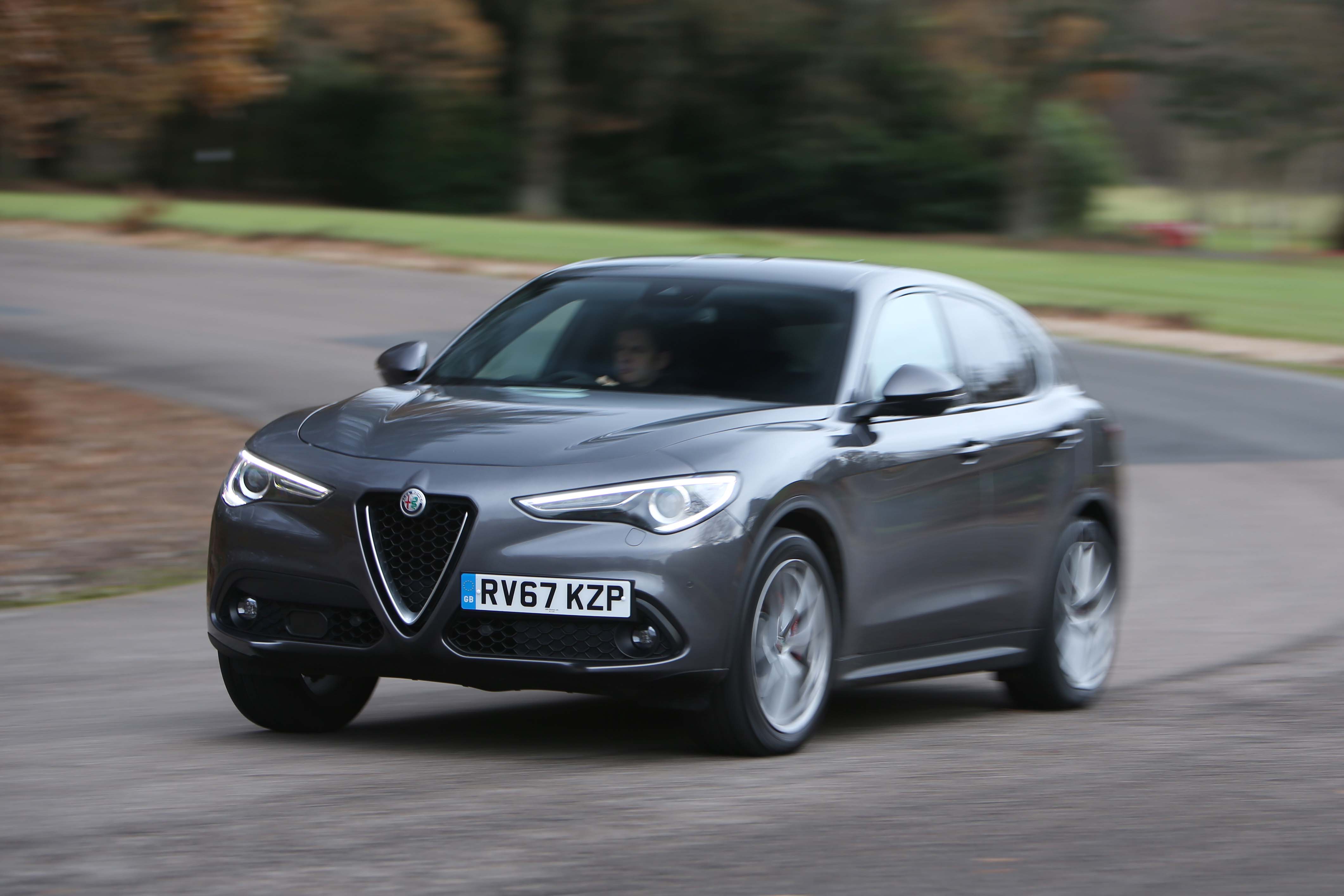 نمای جلو در حال حرکت استلویو