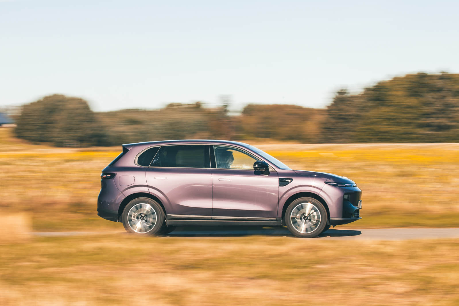 طراحی خارجی لیپ موتور B10 ۲۰۲۵