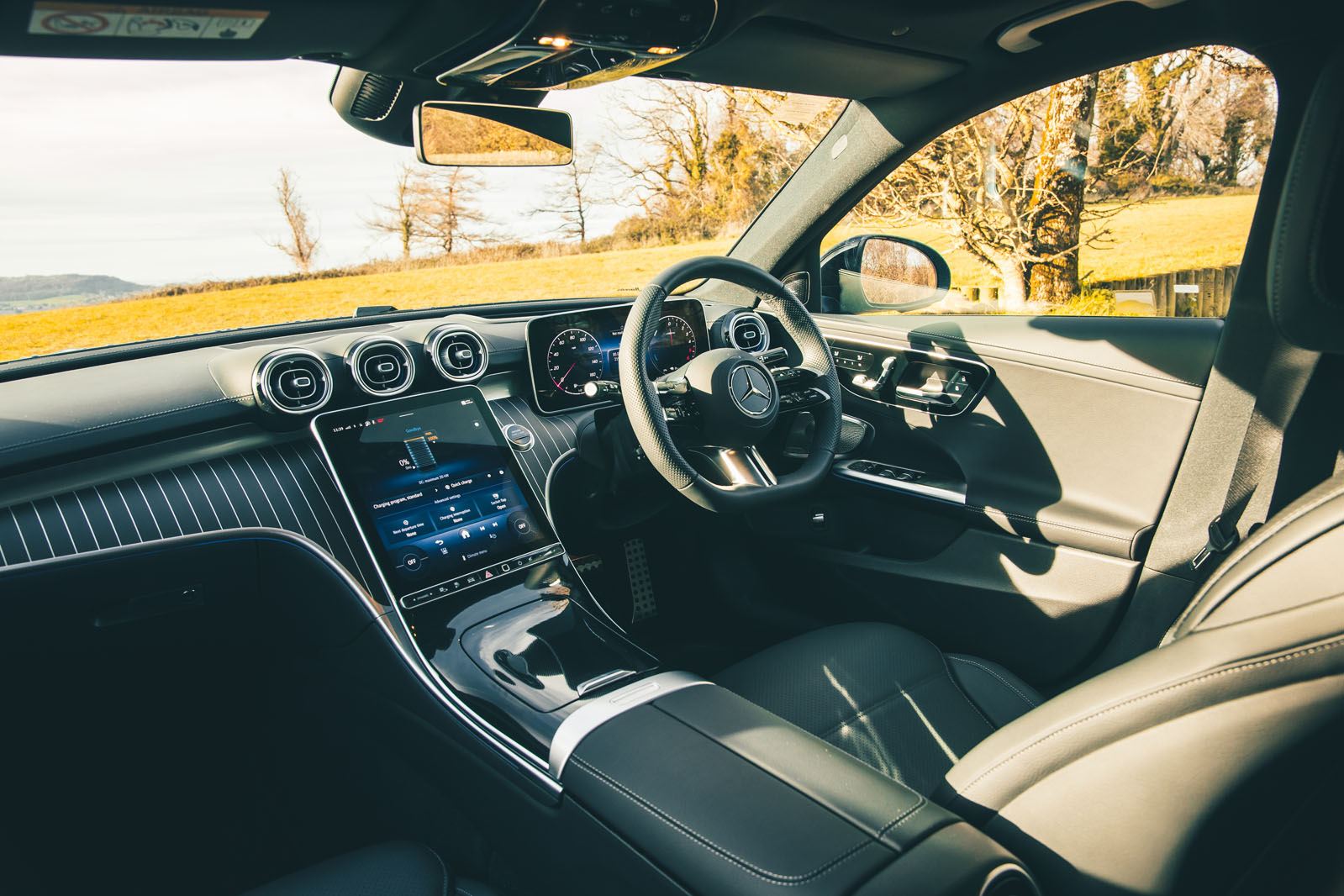 داخلی لوکس مرسدس بنز سی کلاس ۲۰۲۵