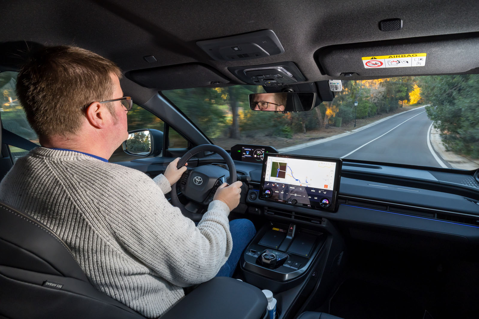 کابین تویوتا bZ4X 2025