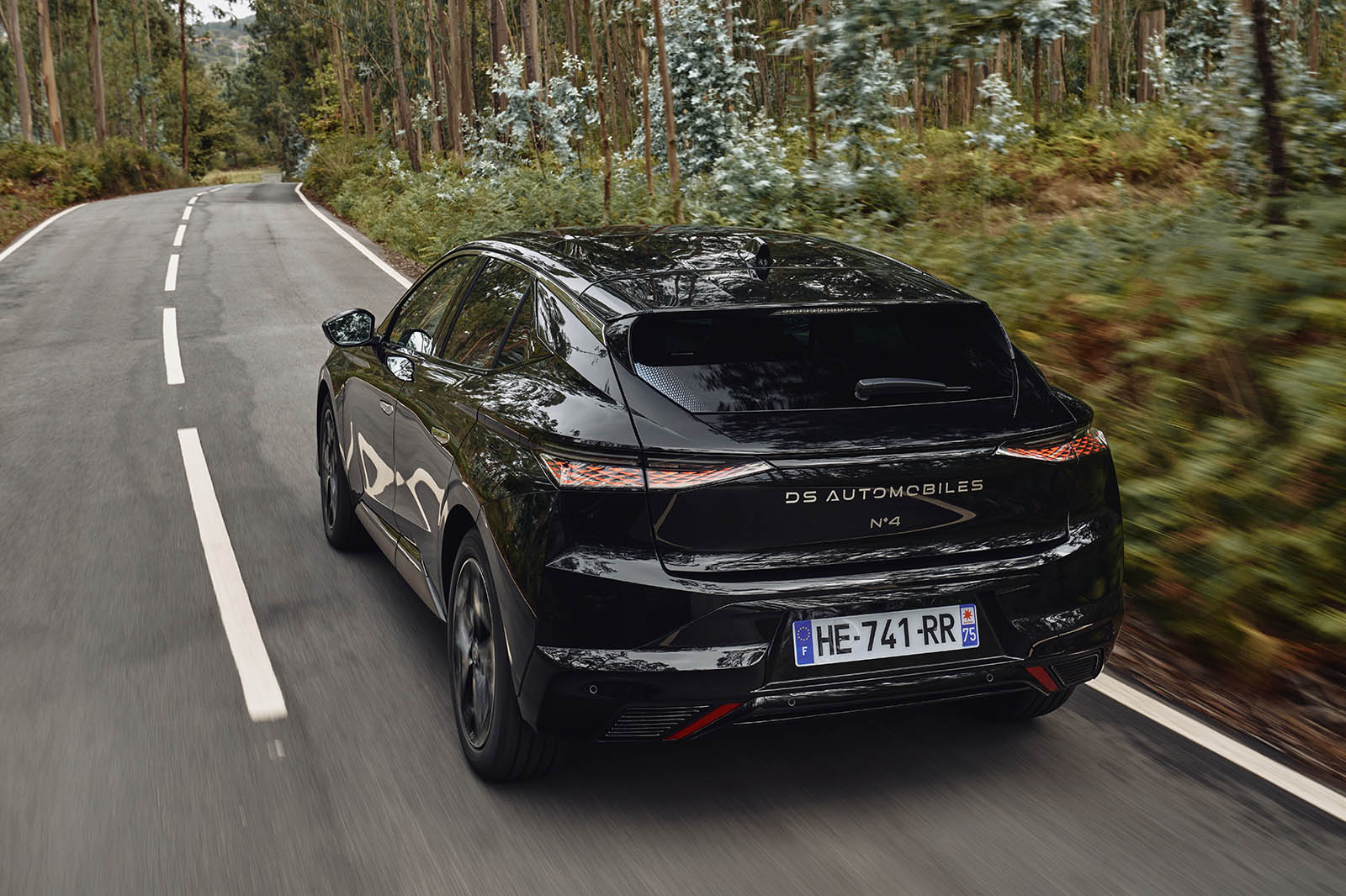 طراحی جانبی و خطوط بدنه دی اس نو۴ مدل ۲۰۲۵