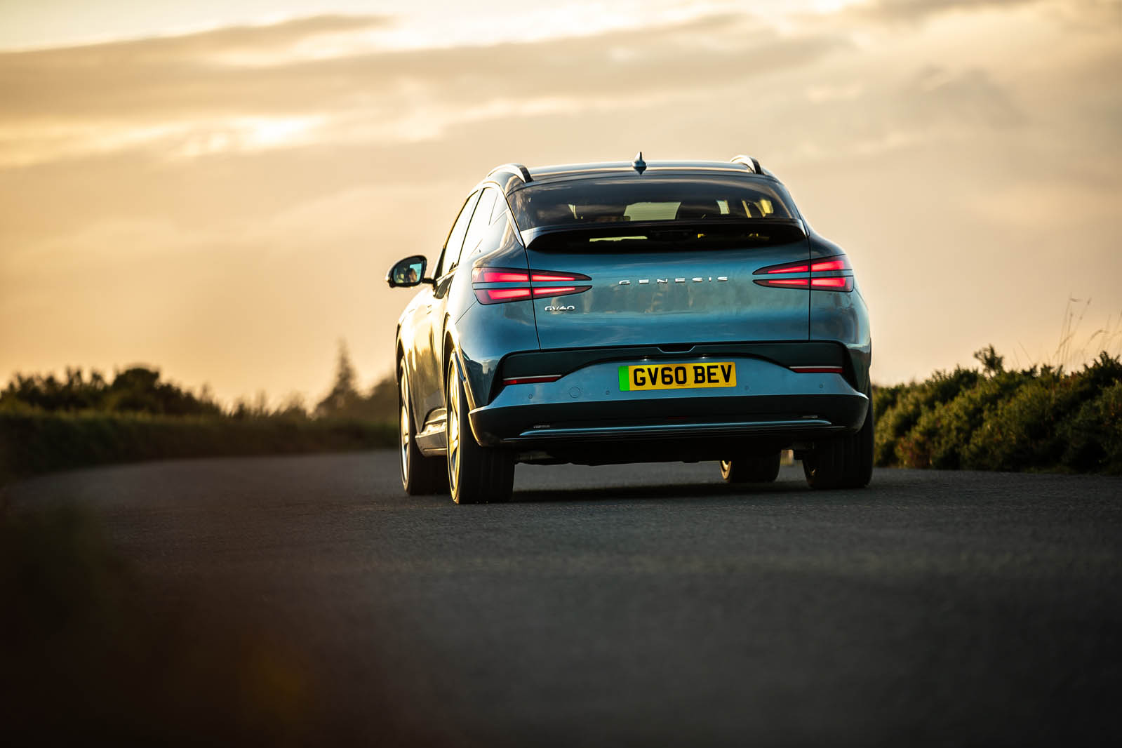 طراحی جانبی و خطوط بدنه متمایز جنسیس GV60