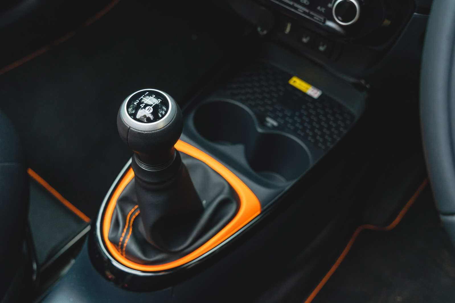 دسته دنده دستی تویوتا آیگو ایکس