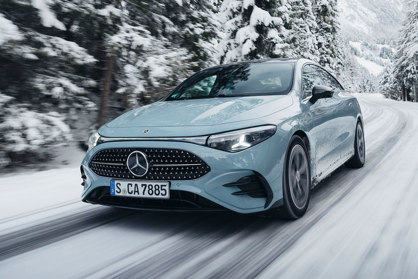 نقد مرسدس CLA هیبریدی 2025 012