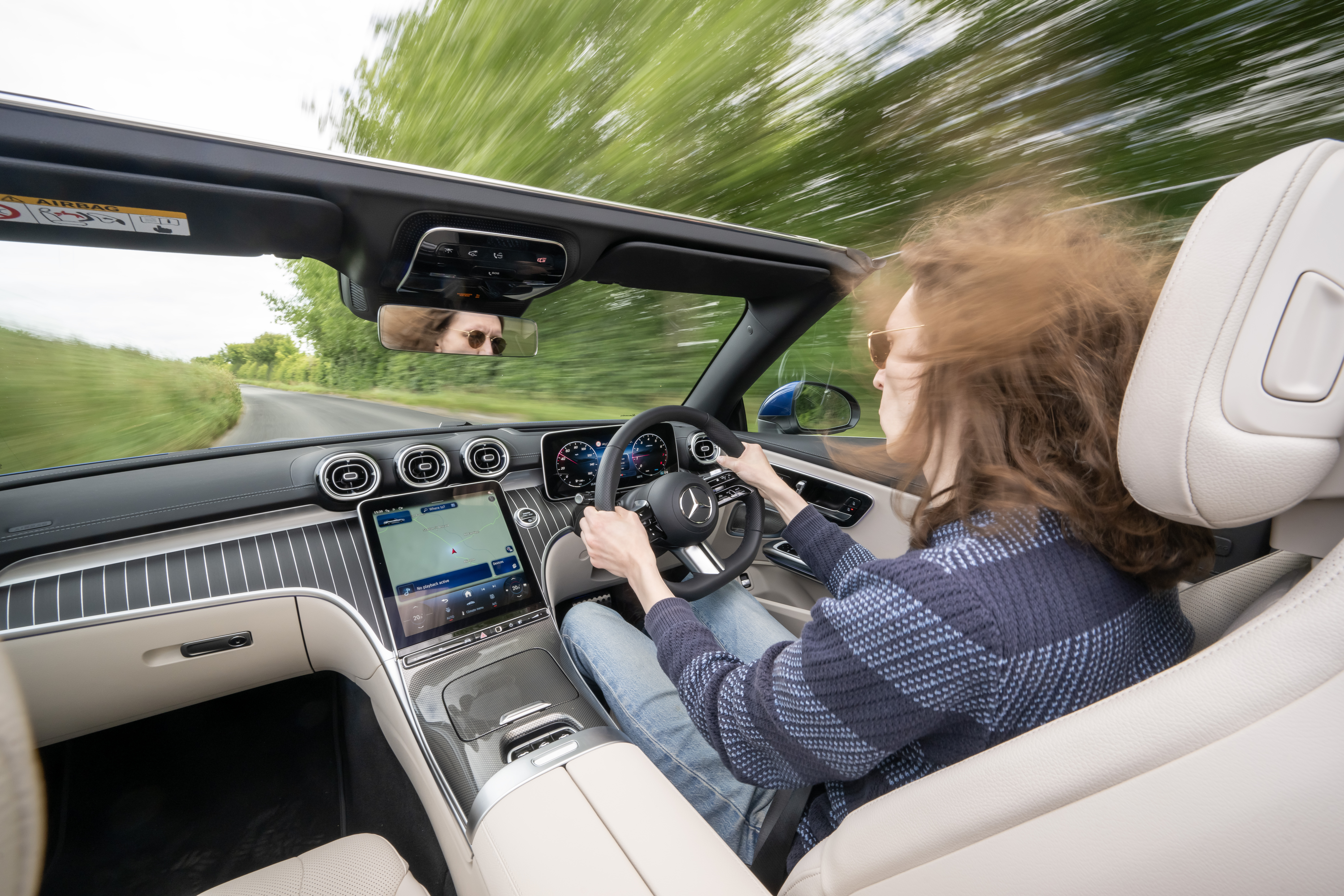 رانندگی داخلی مرسدس بنز CLE کابریوله مدل 2024