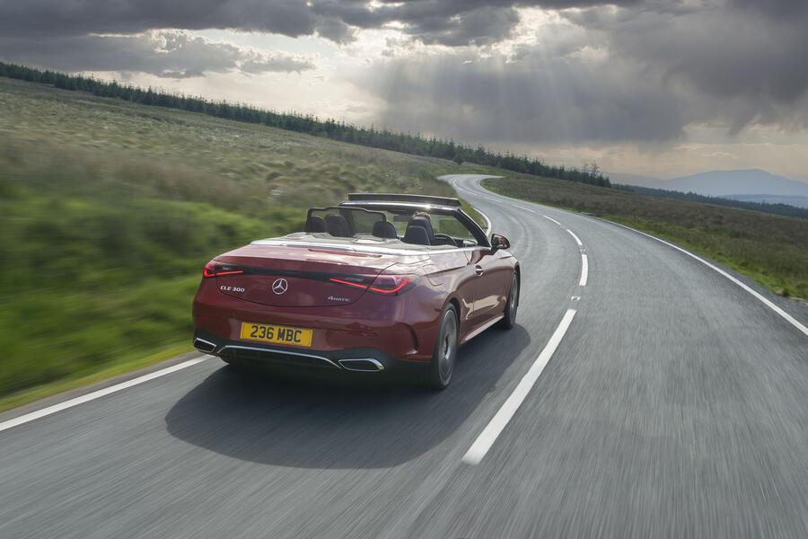 رانندگی عقبی مرسدس بنز CLE کابریوله مدل 2024