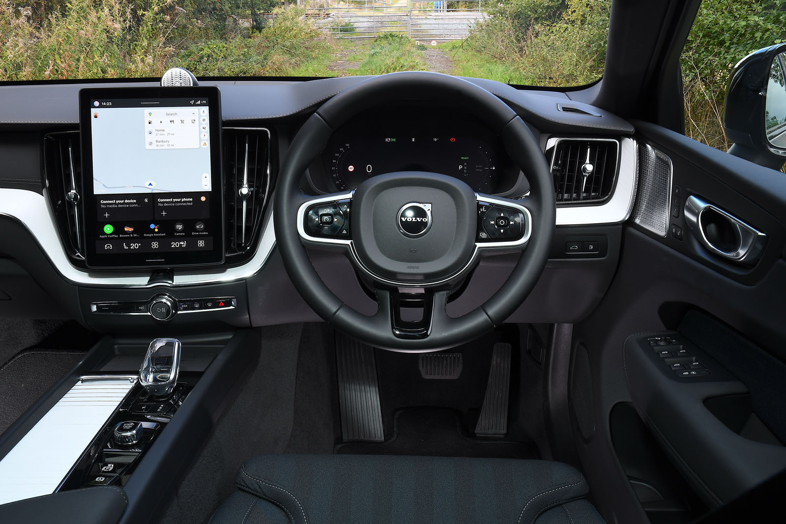 کابین داخلی ولوو XC60 مدل 2025