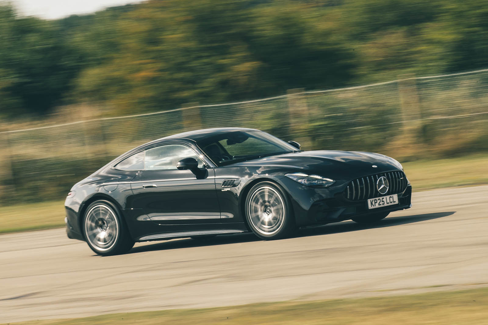 تحلیل مرسدس AMG GT 43 مدل 2025 نمای شانزدهم