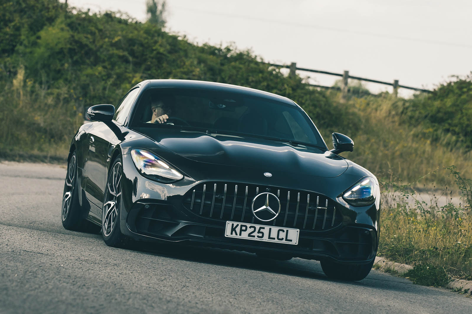 تحلیل مرسدس AMG GT 43 مدل 2025 نمای اول