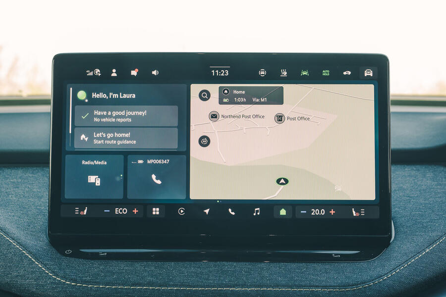 صفحه نمایش مرکزی ۱۳ اینچی الروک