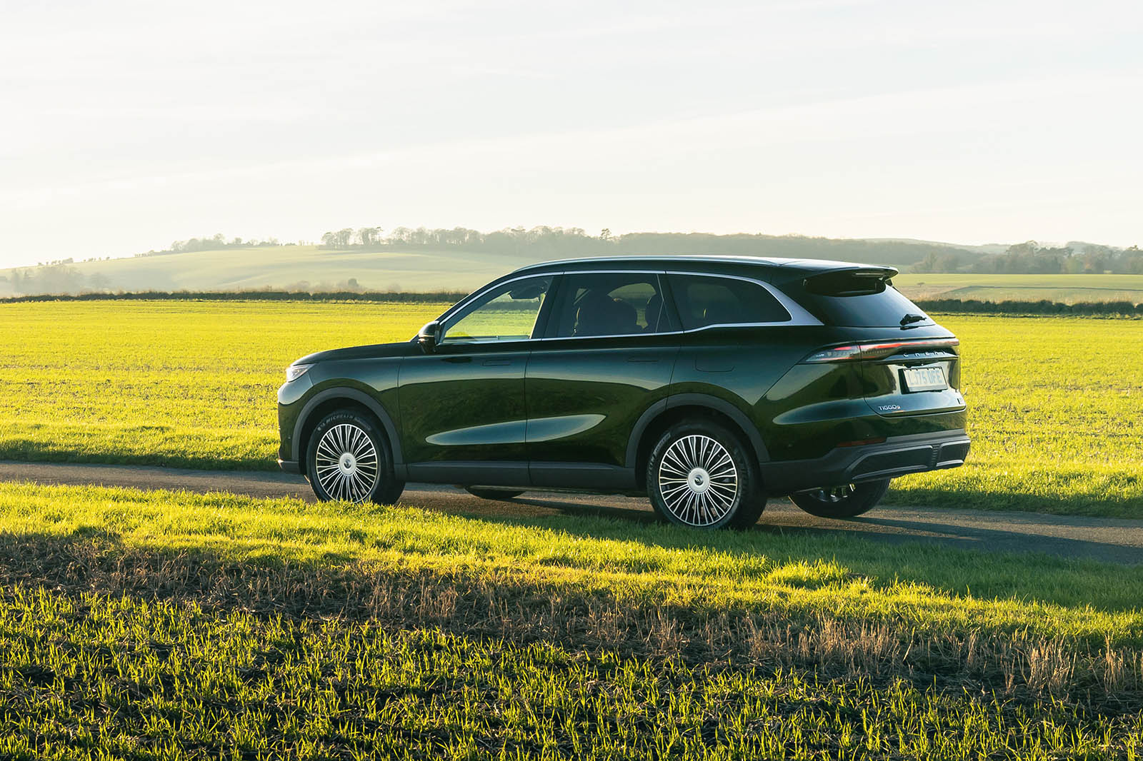 نمای جانبی و طراحی بدنه چری تیگو 9