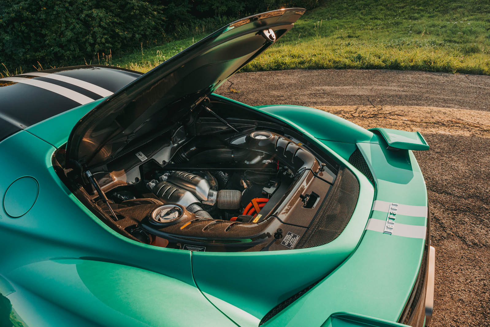 فراری 296 اسپشیال 2025 - محفظه موتور