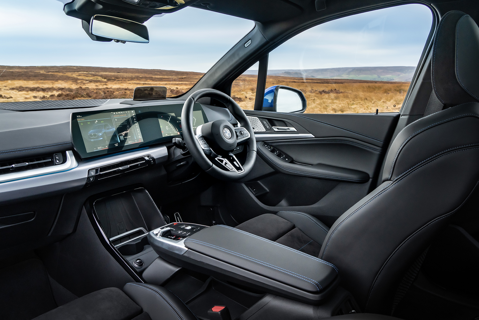 داخل کابین جادار و مدرن BMW 2 Series Active Tourer