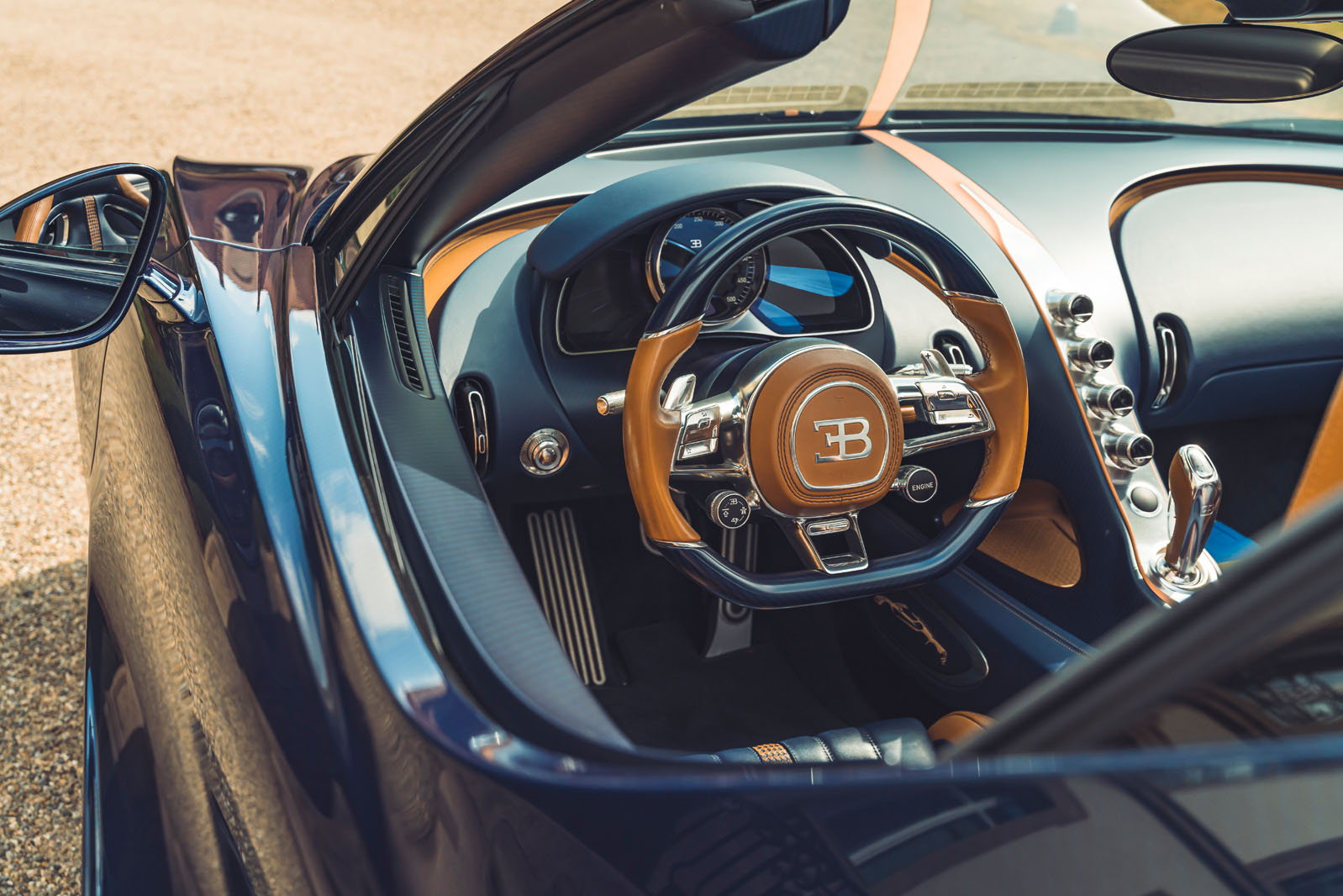 بررسی Bugatti Mistral 2025 - عکس شماره 17