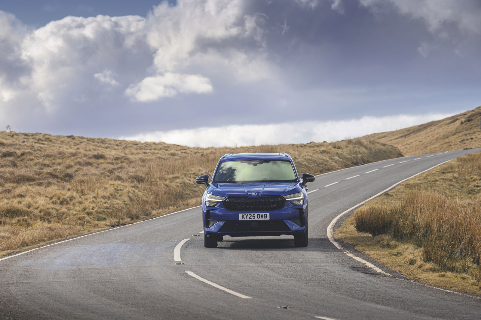 اسکودا کودیاک vRS در حال پیچیدن از جلو