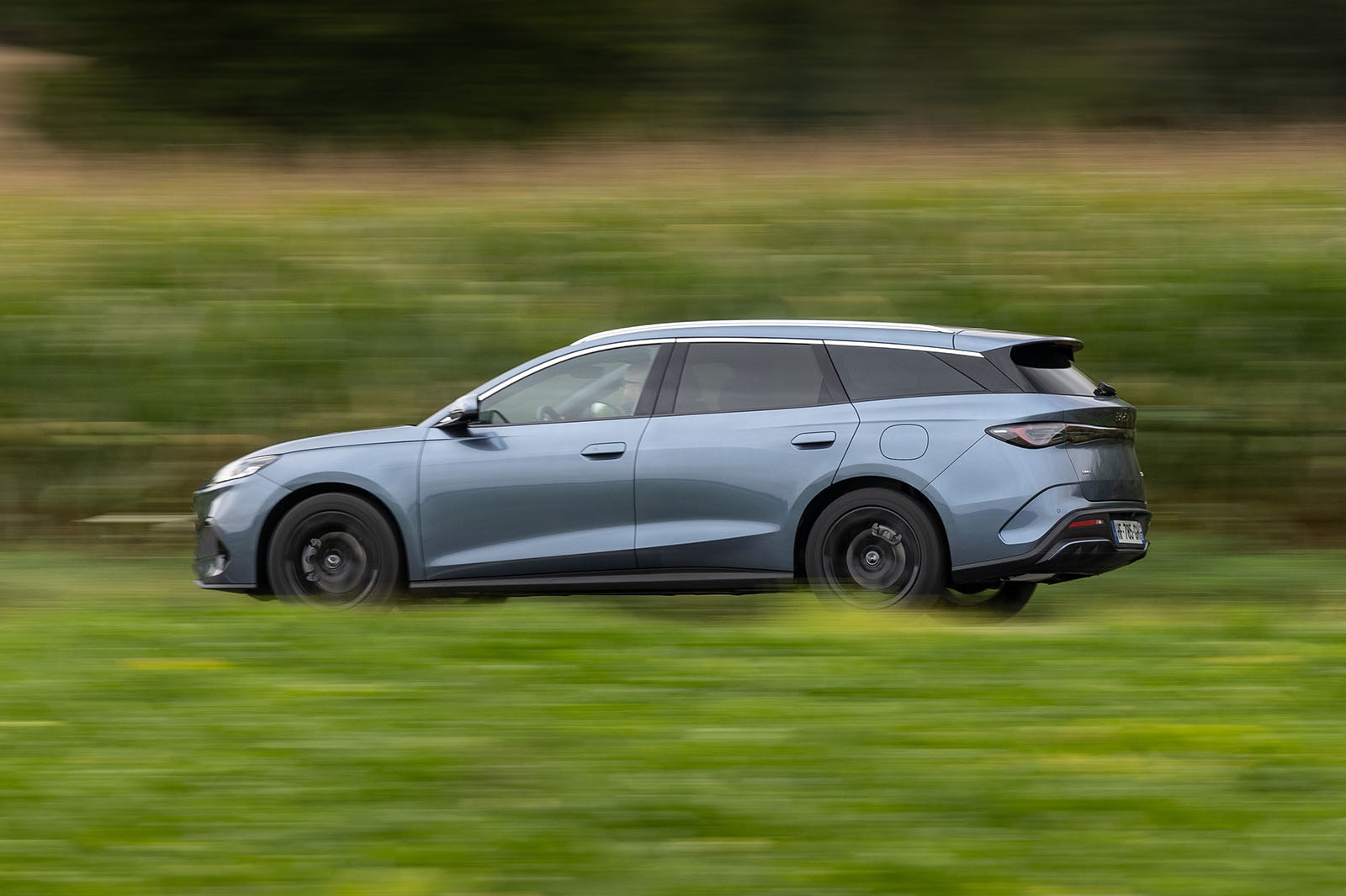 نمای جانبی BYD Seal 6 DM i مدل 2025