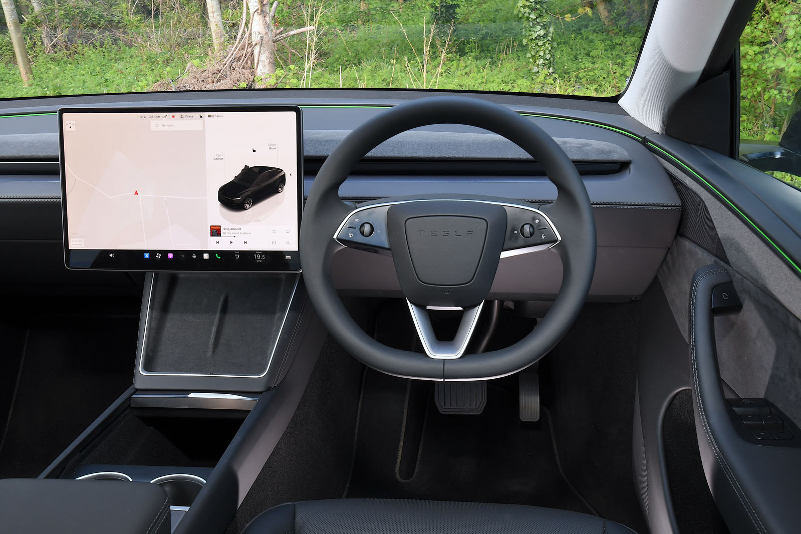 داشبورد تسلا مدل Y 2025