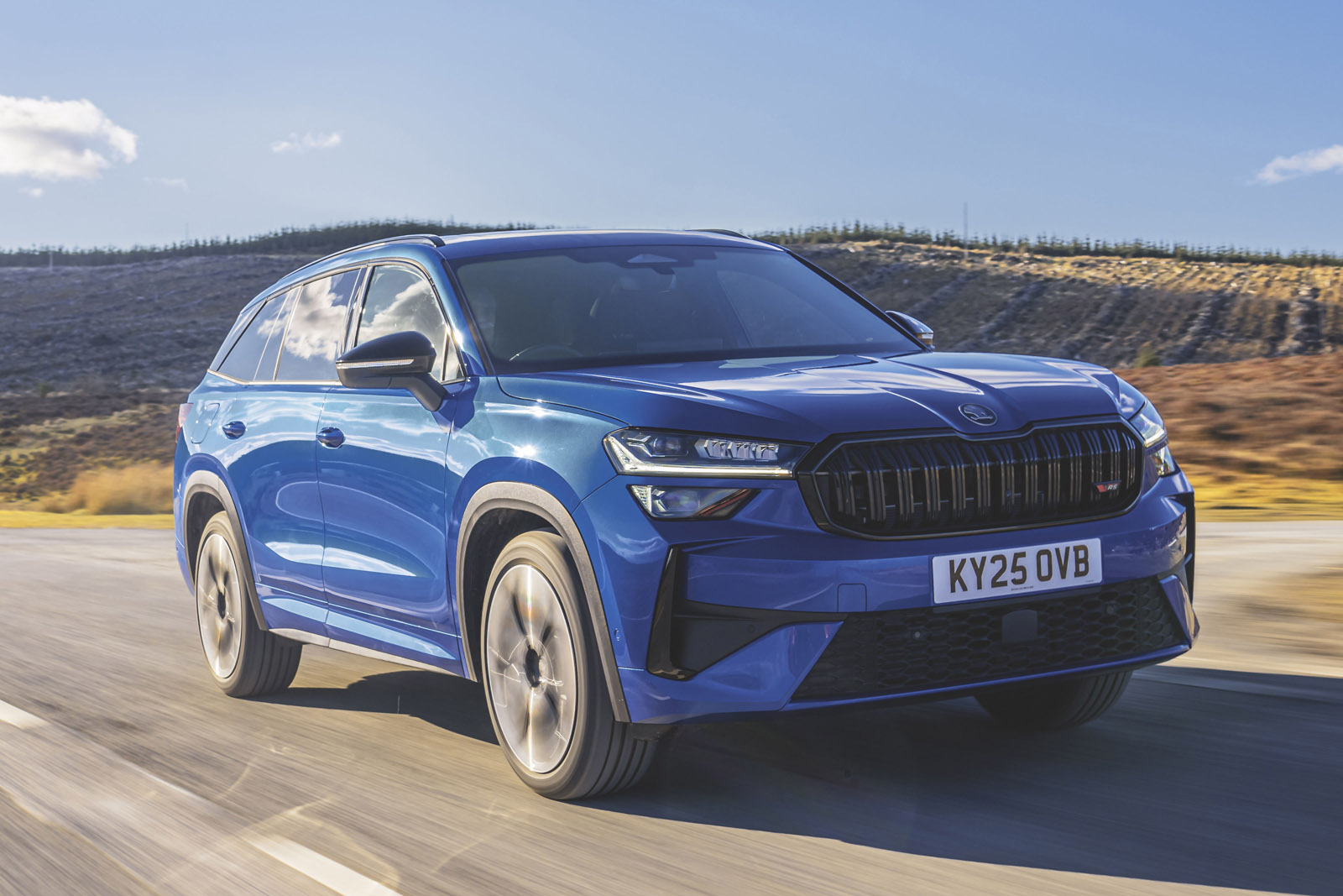 نمای جلو اسکودا کودیاک vRS در حال رانندگی