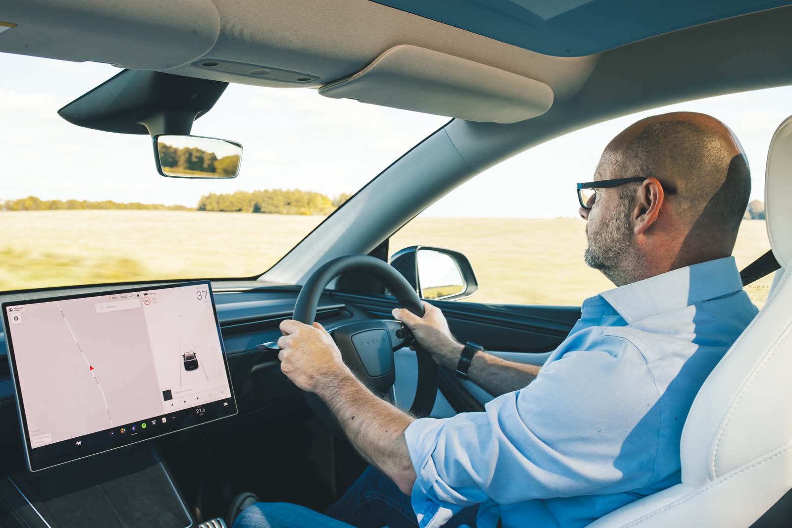 کابین تسلا مدل Y پرفورمنس از زاویه راننده